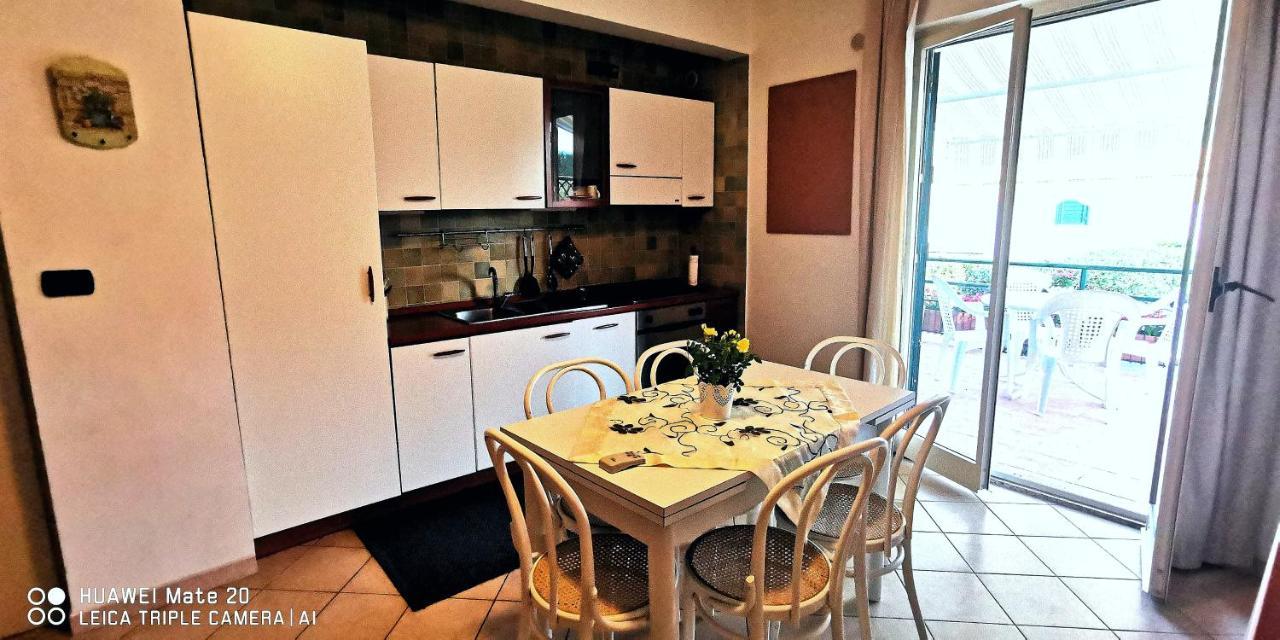 Sea Garden, Fronte Mare Con Piscina Apartment Mascali Exterior photo